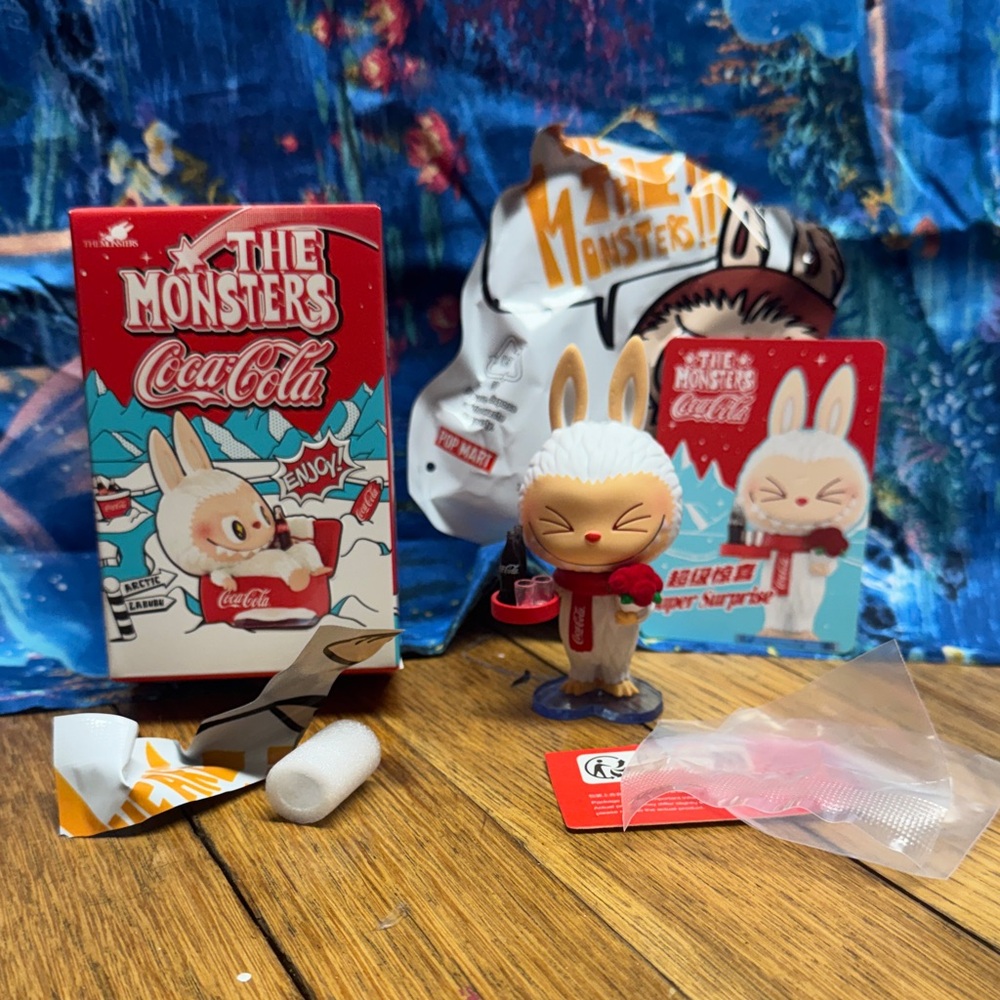 Coca-Cola The Monsters super surprise